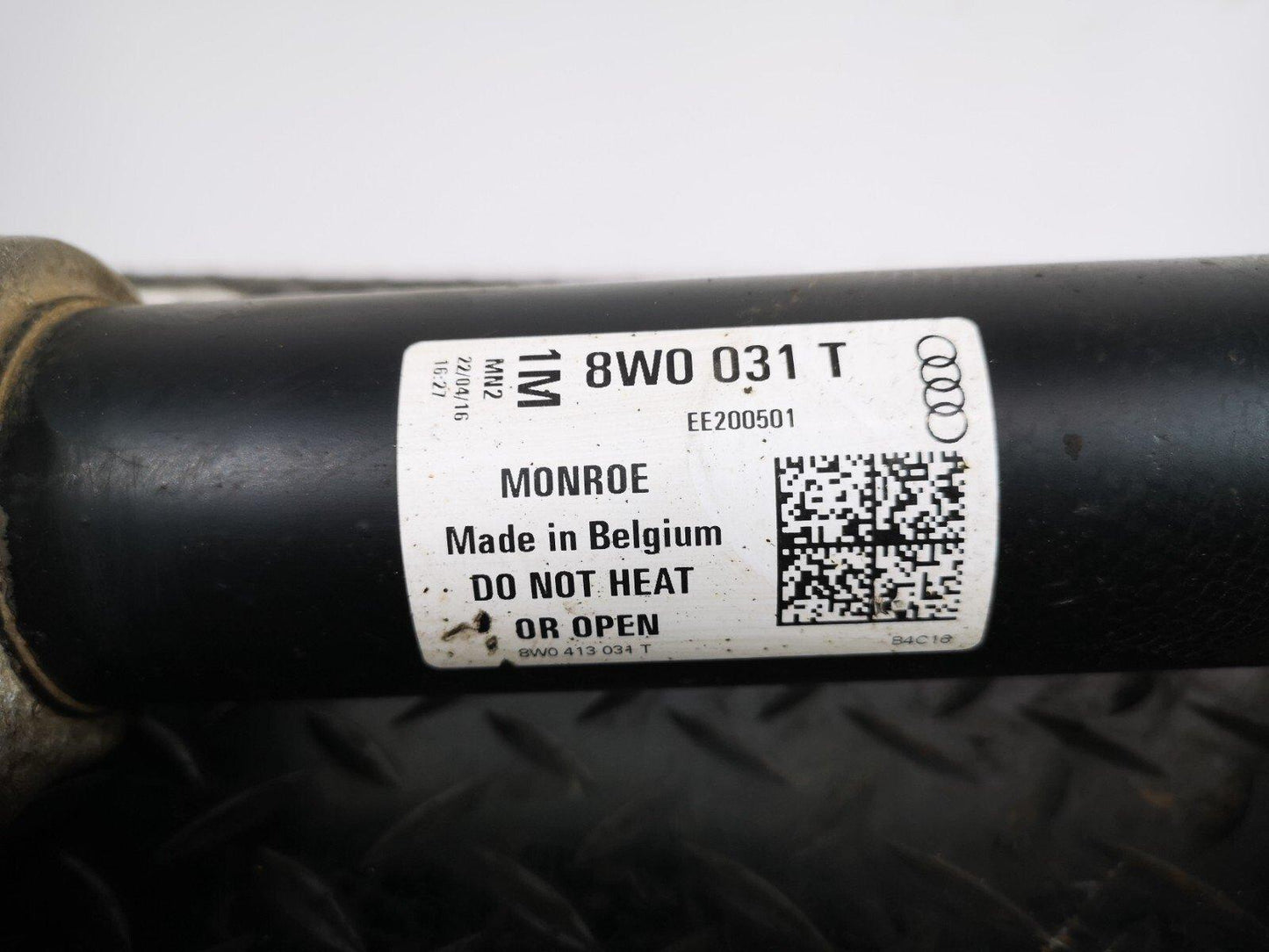 16-19 AUDI A4 B9 GENUINE FRONT RIGHT O/S SHOCK ABSORBER 8W0413031T 8W0031T