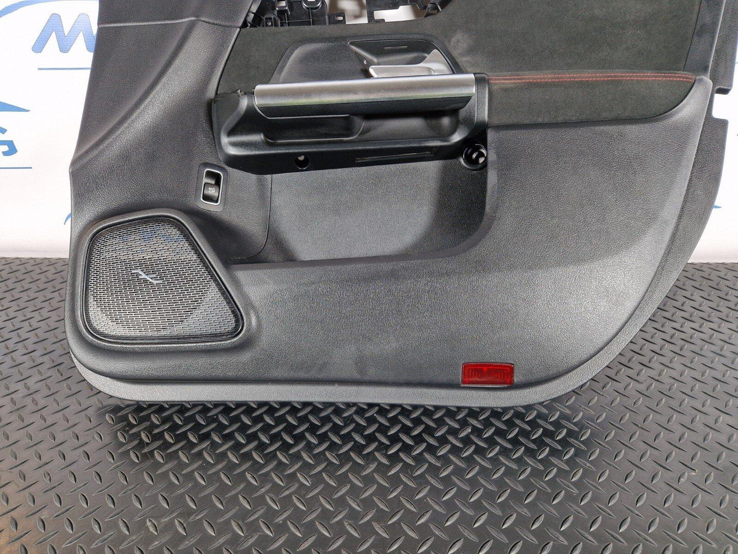 19-ON MERCEDES BENZ B CLASS W247 DOOR CARD PANEL RIGHT SIDE FRONT A2477204602