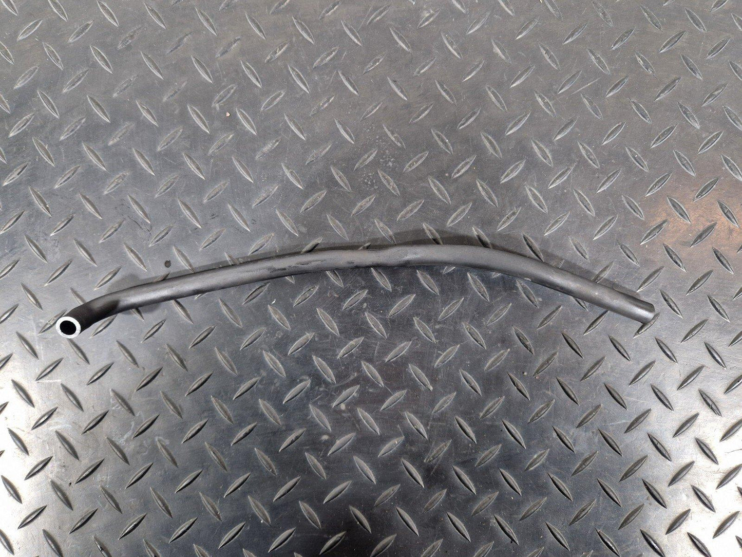 18-ON MERCEDES SPRINTER W907 W910 CYLINDER CRANK SHAPED HOSE A6510160181