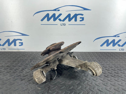 12-18 MERCEDES A B CLA W176 W246 C117 REAR RIGHT DRIVER SIDE WHEEL HUB 2460406
