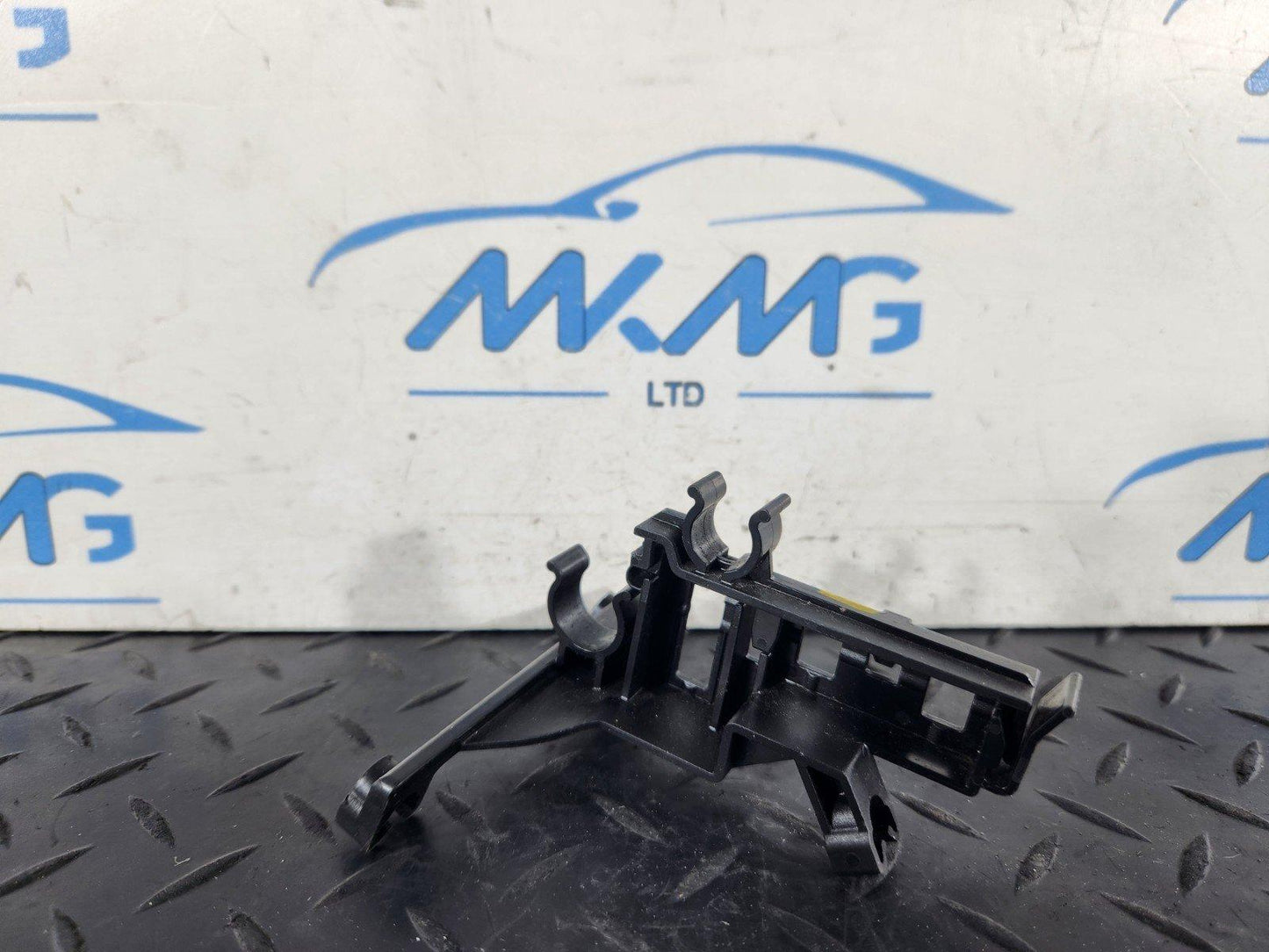 15-18 AUDI A7 4G GENUINE WIRE MOUNT BRACKET 059971504J