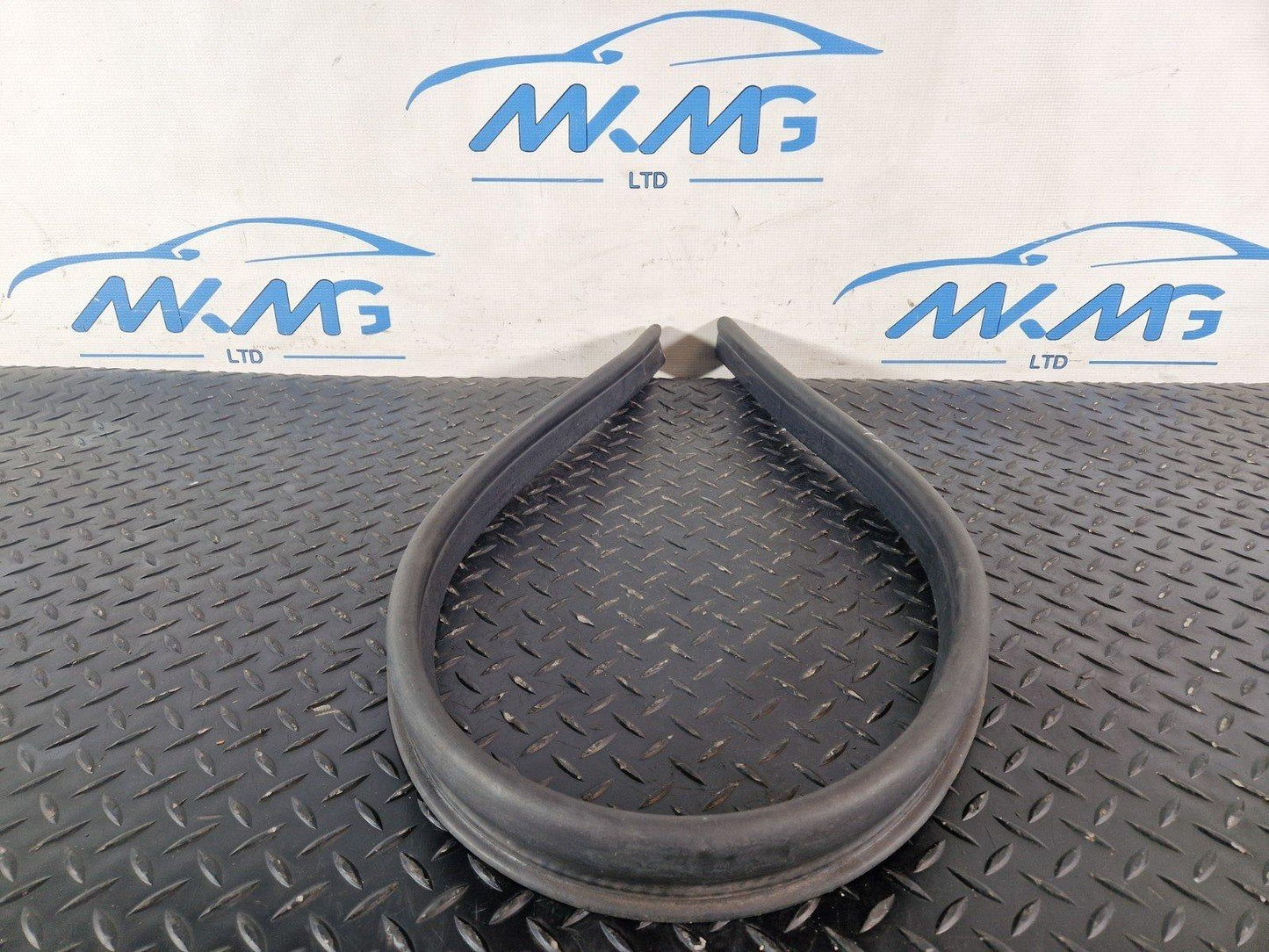 10-15 AUDI Q7 4L GENUINE BULK HEAD UNDER BONNET RUBBER SEAL 4L0823723