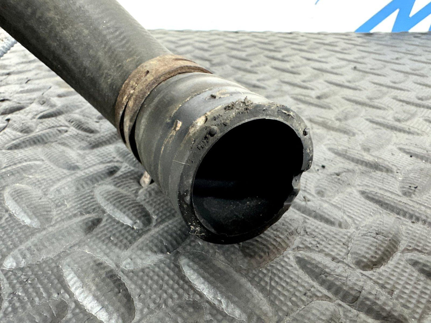 12-18 MERCEDES A CLASS W176 1.5CDI OM607 GENUINE WATER COOLANT PIPE A2465011556
