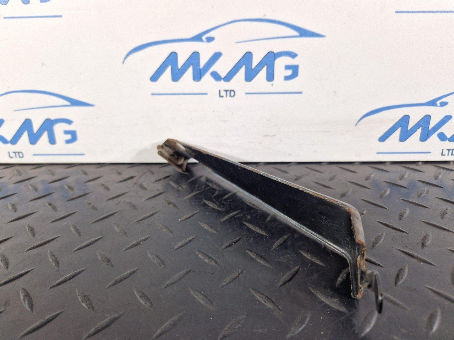11-19 MERCEDES BENZ ML W166 GENUINE LEFT N/S RADIATOR SUPPORT BRACKET 1666260100