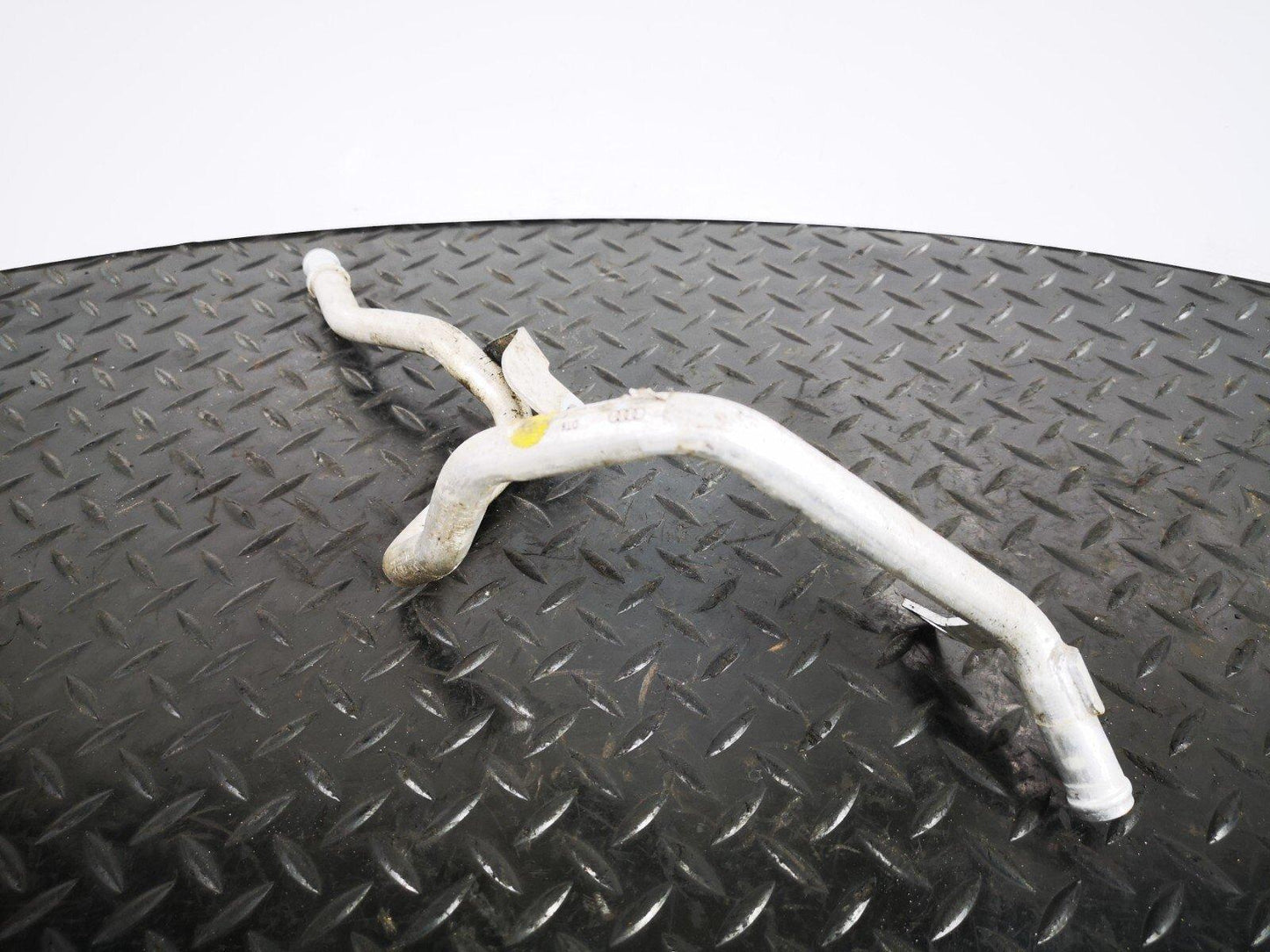 16-19 AUDI A4 B9 S-LINE GENUINE V6 3.0TDI CSW COOLANT HOSE PIPE 8W0121444D