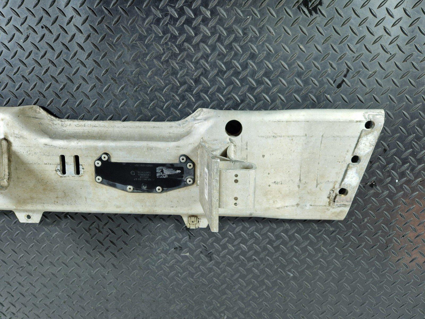 11-19 MERCEDES BENZ ML W166  GEARBOX MOUNT SUPPORT BRACKET A1662410047
