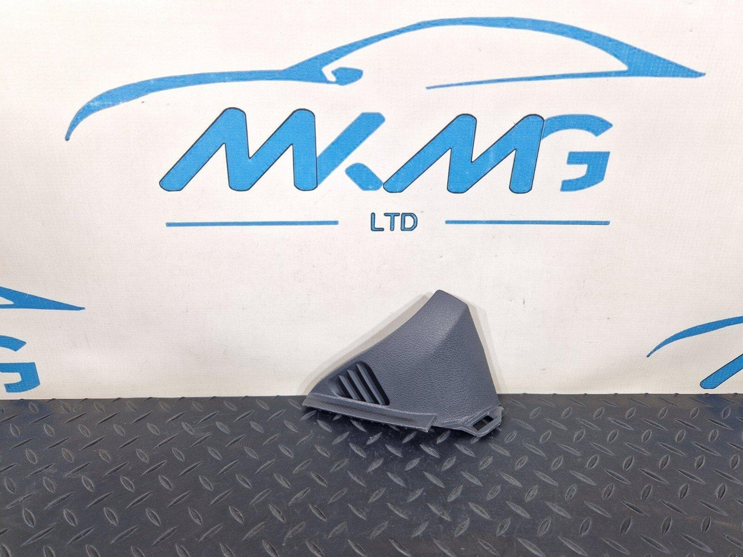 18-ON MERCEDES BENZ SPRINTER W907 W910 OEM AIR VENT COVER A9106802900
