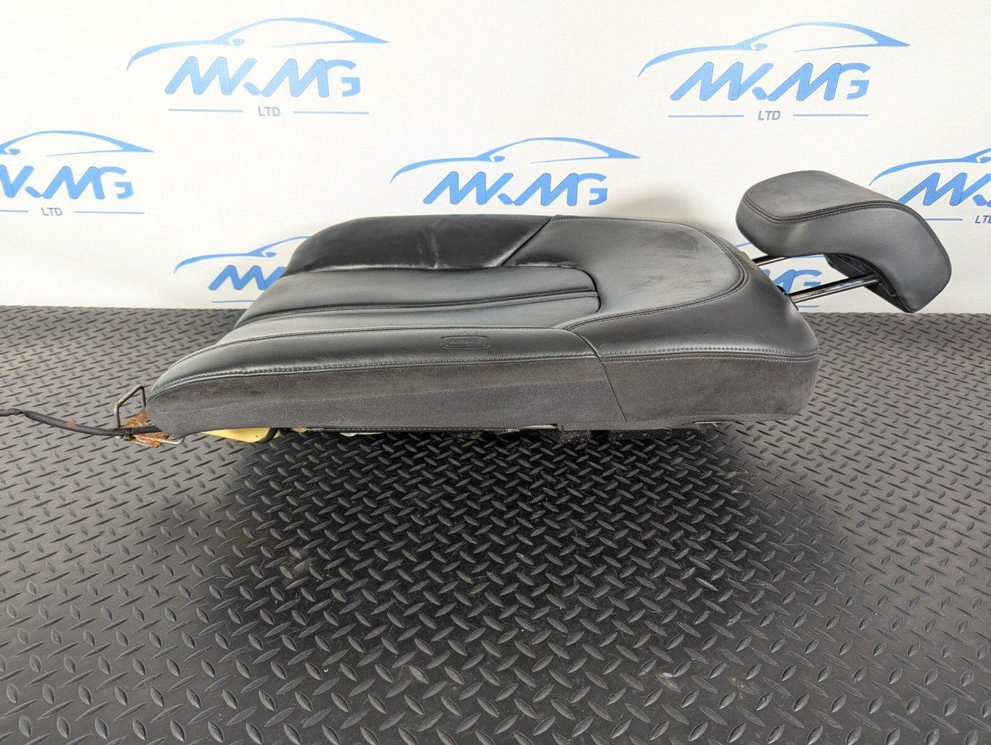 10-17 AUDI A8 4H  REAR N/S LEFT LEATHER BACK REST 4H0885273