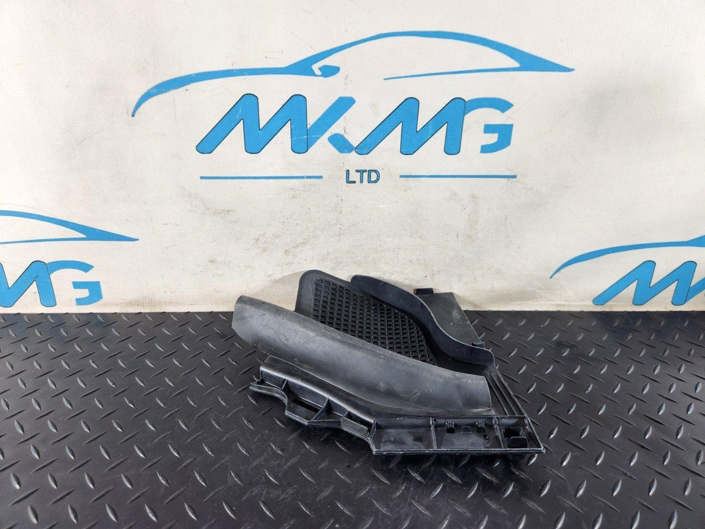 19-ON MERCEDES B CLASS W247 UNDER BONNET TRIM COVER PANEL LEFT SIDE A2478309801