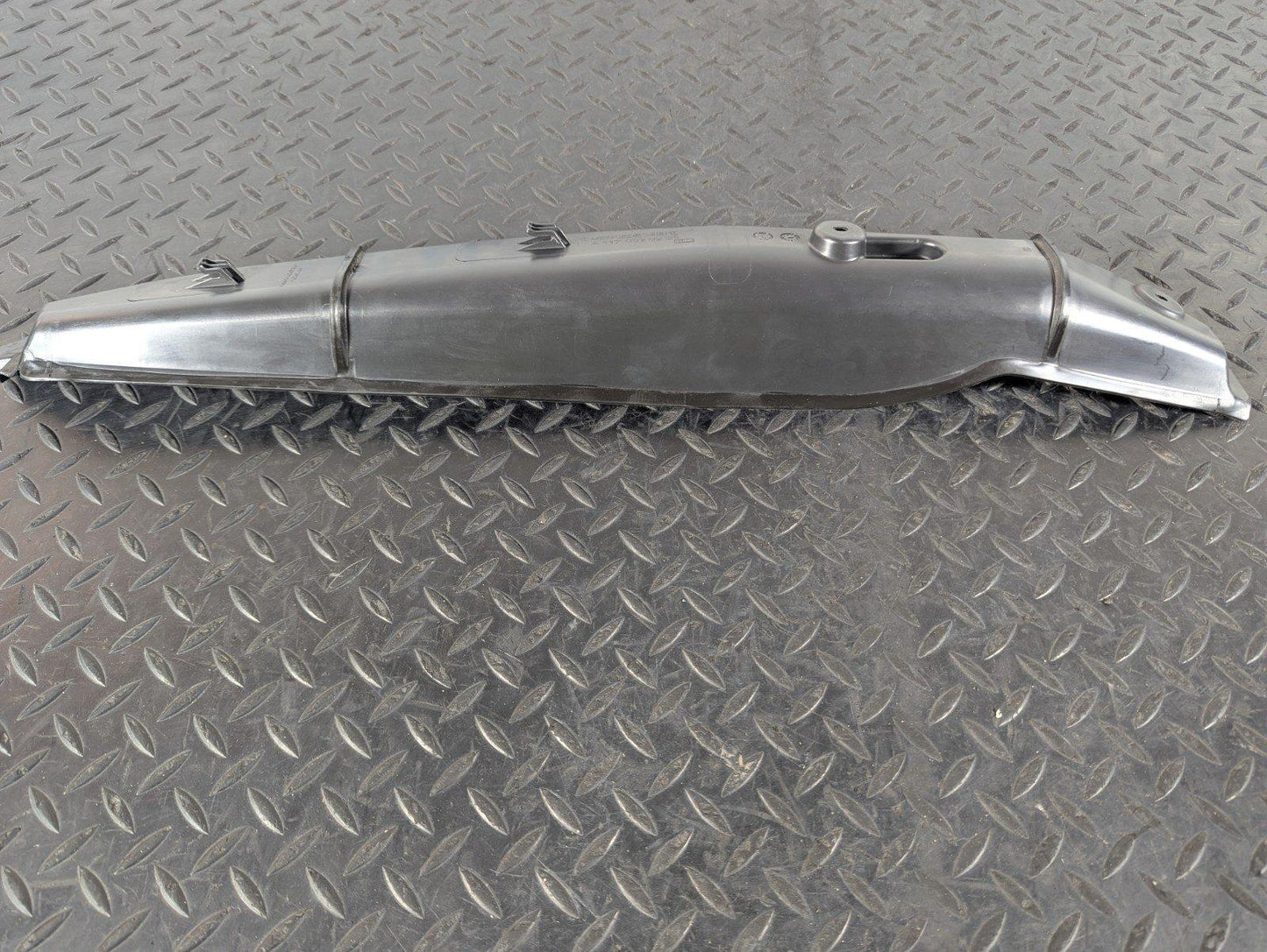 13-19 MERCEDES BENZ CLA C117 FRONT GUARD FENDER PILLAR TRIM RHS A1178890225