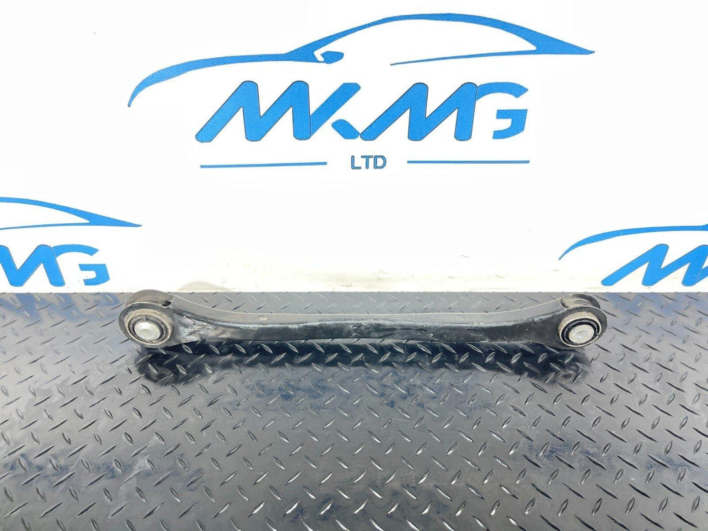 16-19 AUDI A4 B9 S-LINE REAR RIGHT DRIVER SIDE TRAILING CONTROL ARM 8W0501530D