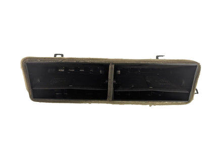 17-ON LAND ROVER DISCOVERY CENTER DASH VENT & HAZARD HY3201421AE HY3211K656AA