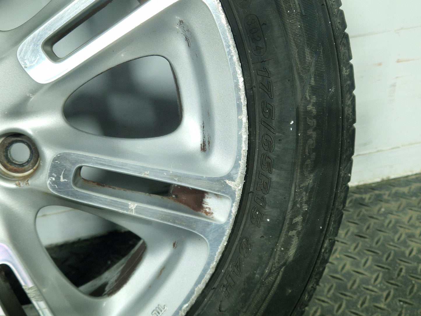 Honda Insight ZE2 15" Alloy Wheel with Tyre 6mm 175/65/15