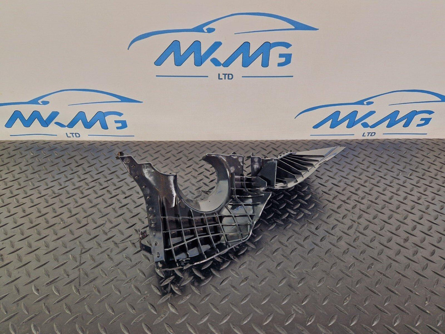 18-ON MERCEDES BENZ A CLASS W177 UNDERTRAY SUBFRAME TRIM SHIELD A2475240100