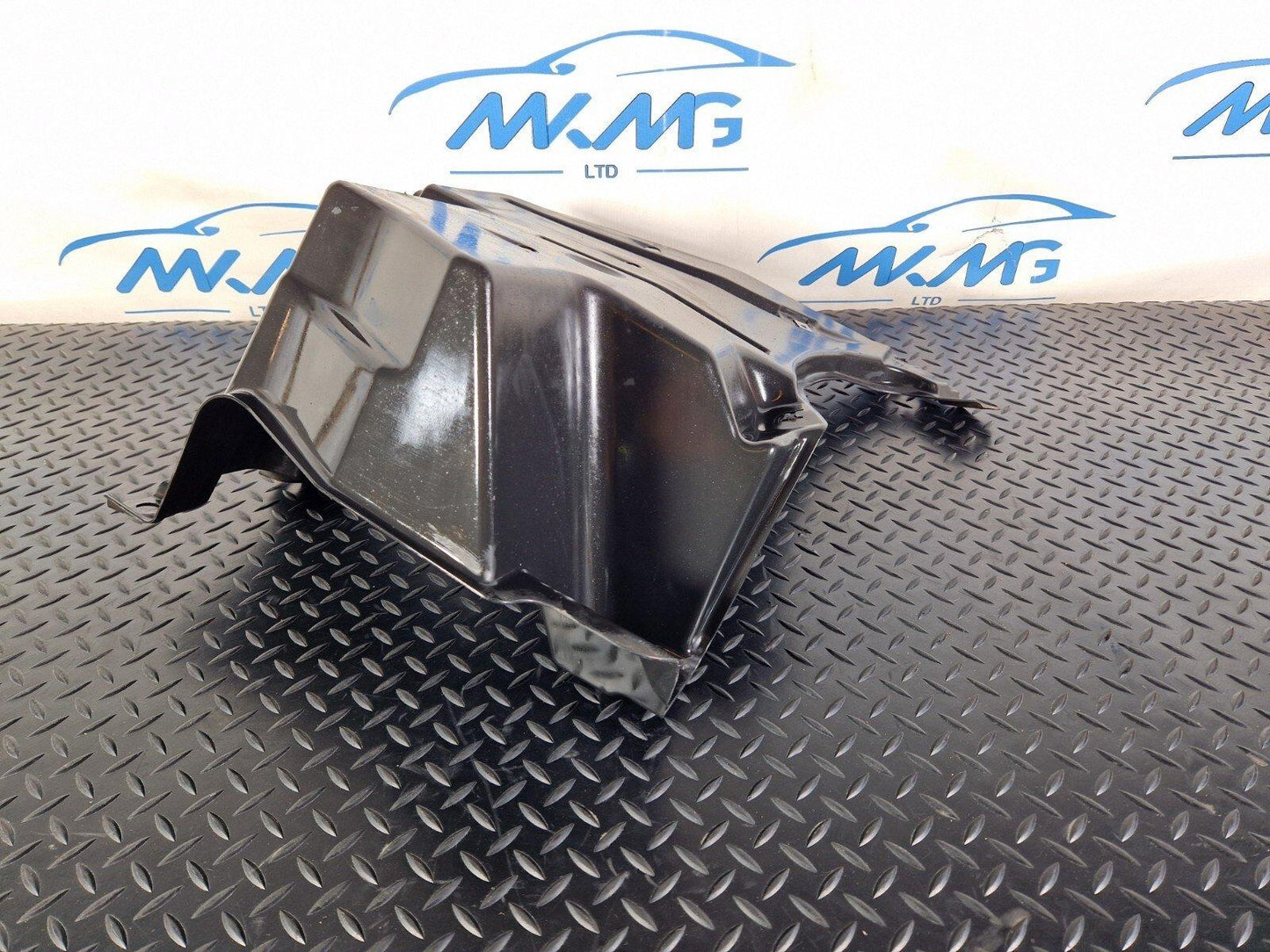 12-18 AUDI A6 C7 REAR RIGHT SIDE UNDERBODY UNDERTRAY COVER 4G0825219B