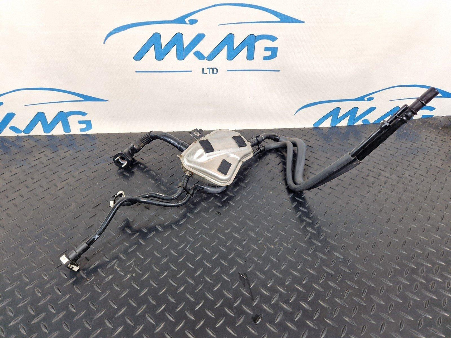 19-ON MERCEDES BENZ CLA C118 INLET FUEL EXPANSION TANK A1774705900