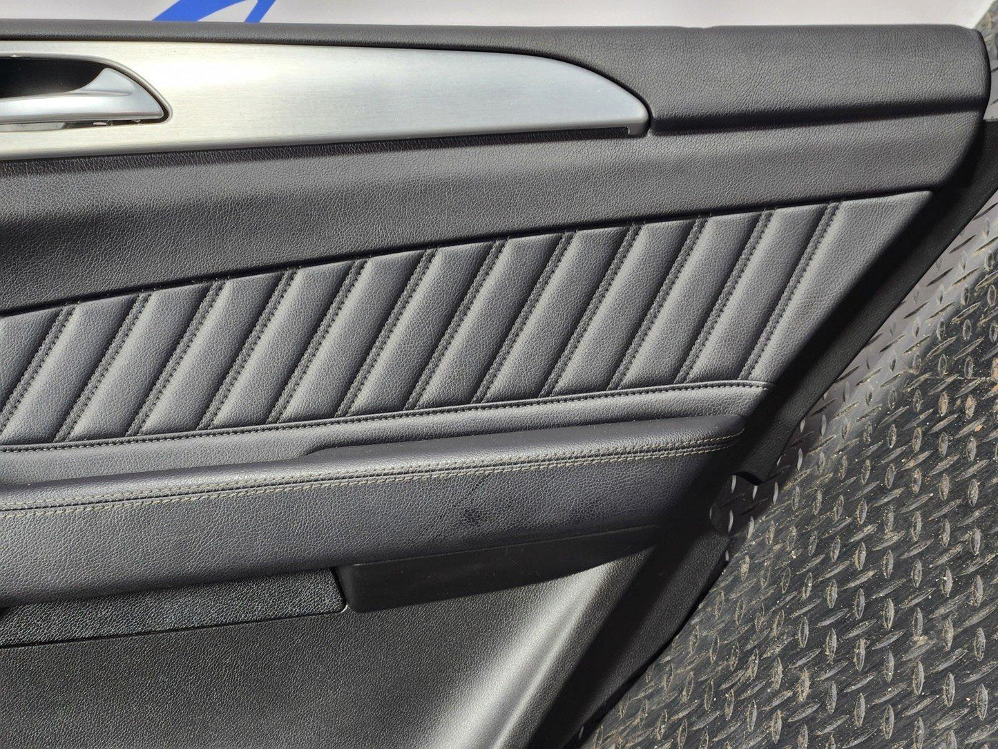 11-19 MERCEDES BENZ ML W166 GENUINE REAR RIGHT O/S/R LEATHER DOOR CARD PANEL