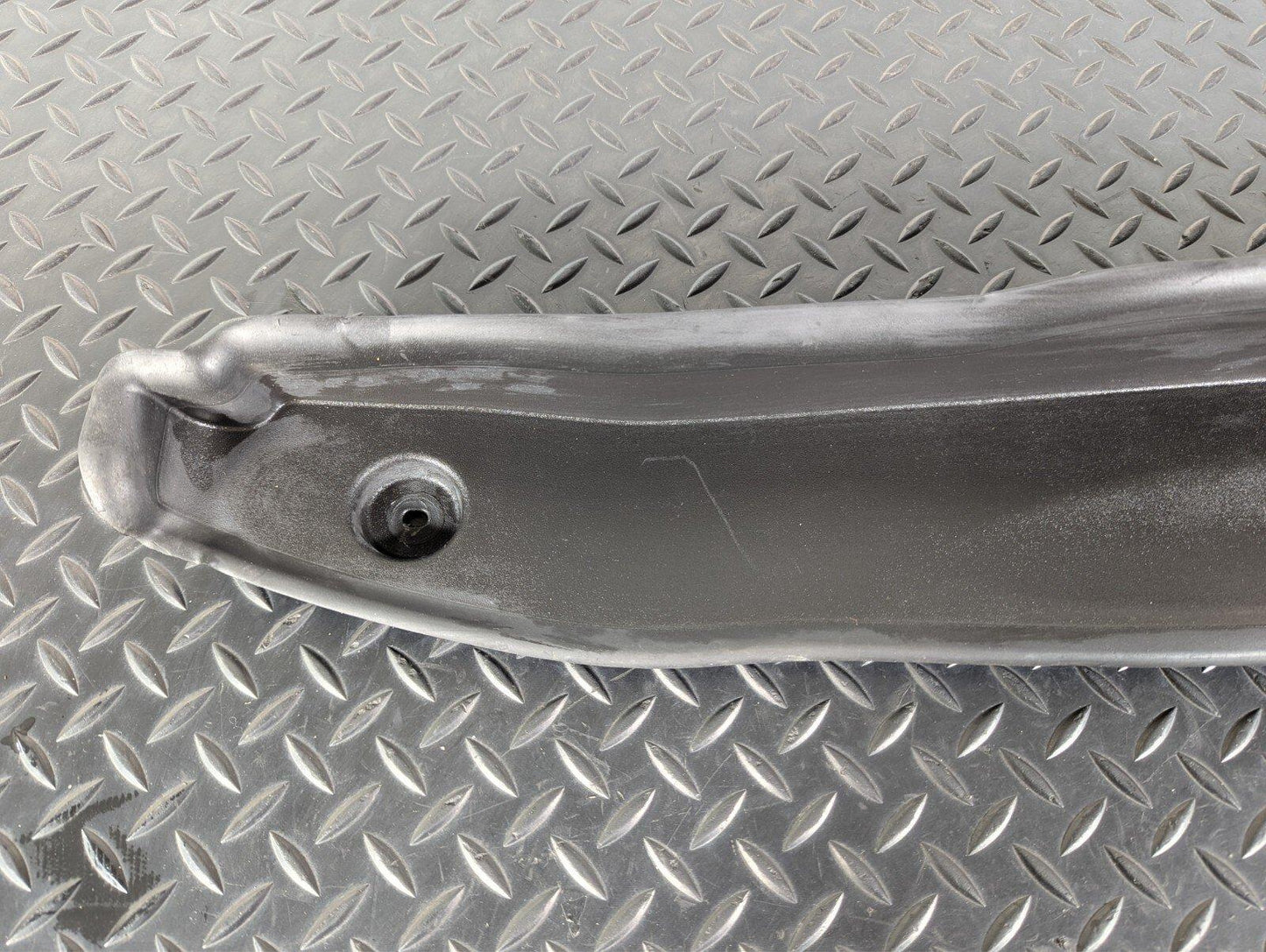 11-19 MERCEDES BENZ ML W166 FRONT RIGHT O/S WING FENDER COVER SEAL A1668890025