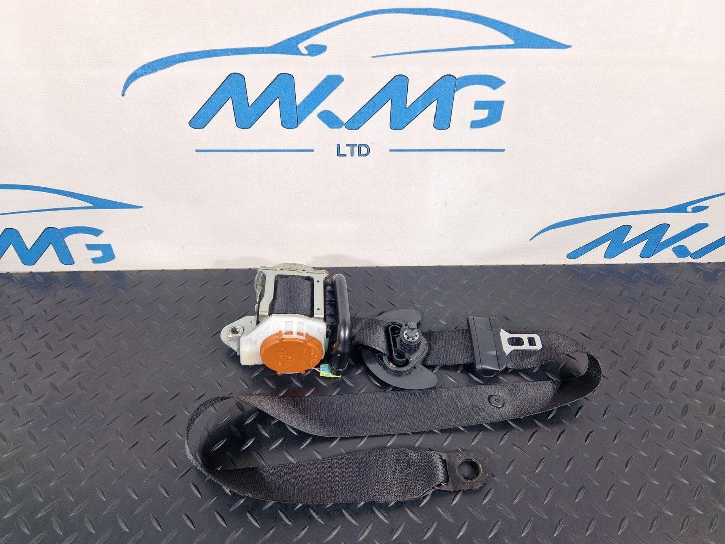 19-ON MERCEDES BENZ  B CLASS W247 FRONT LEFT PASSENGER SEAT BELT A2478600185