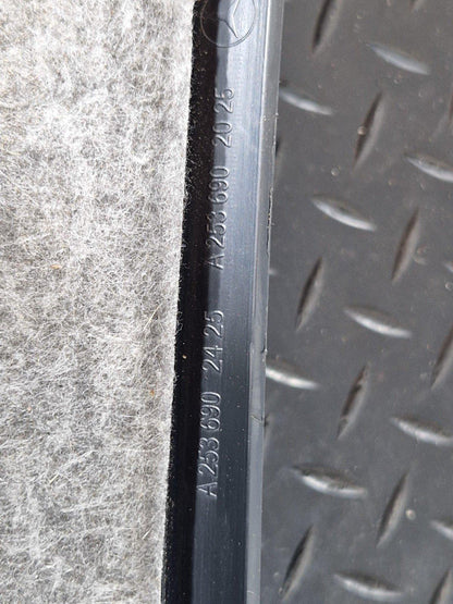 16-22 MERCEDES BENZ X253 GENUINE RIGHT O/S PILLAR TRIM A0009064401