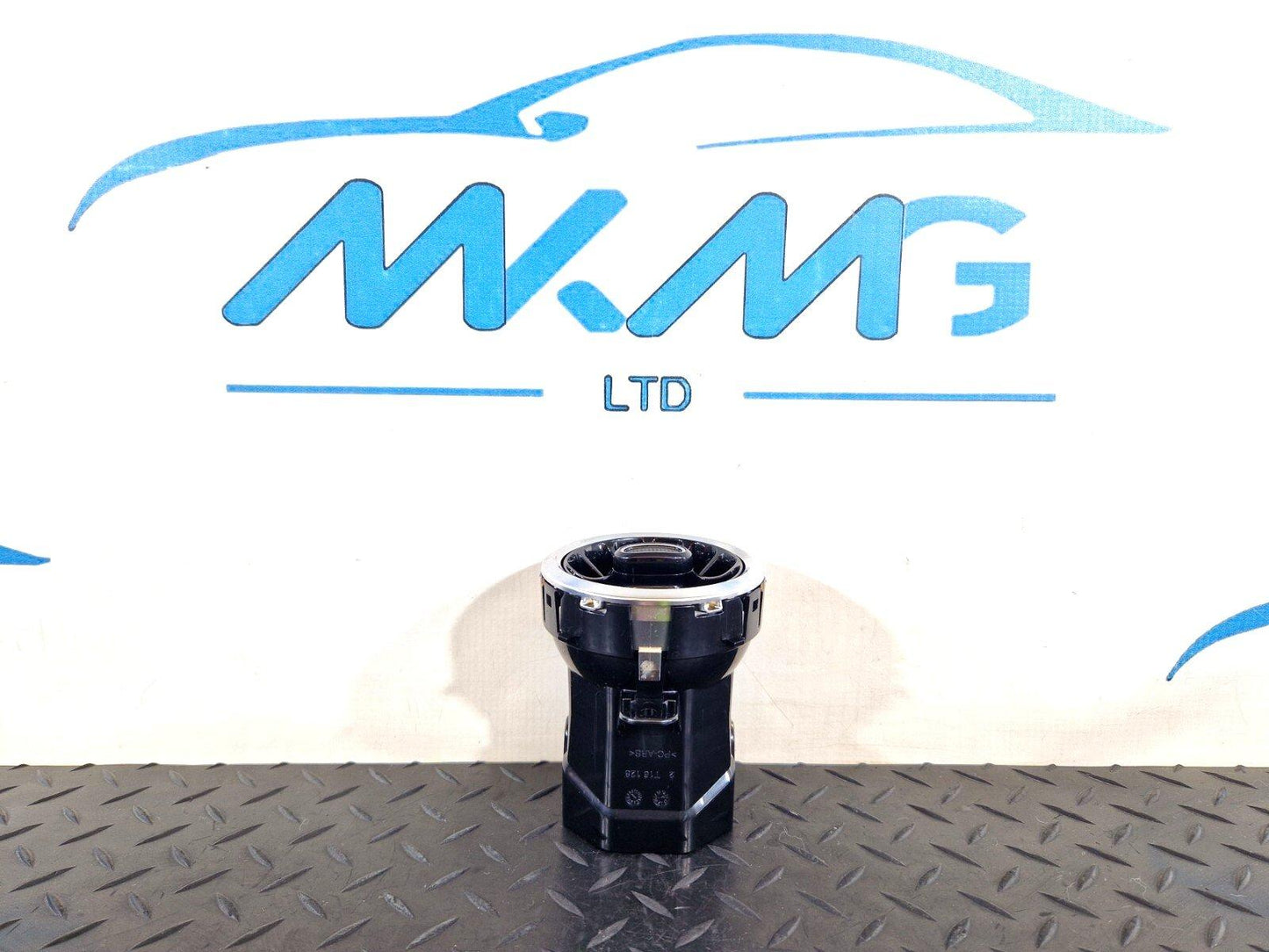 18-ON MERCEDES BENZ A CLASS W177 GENUINE INTERIOR AIR VENT A177830630