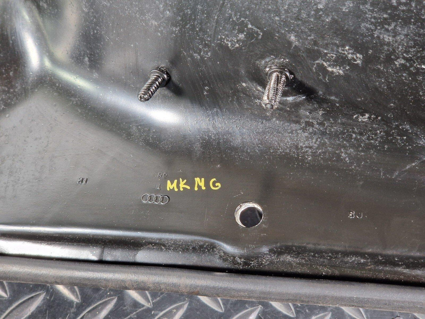 15-18 AUDI A7 4G OEM HEAT PROTECTION 4G0804165B