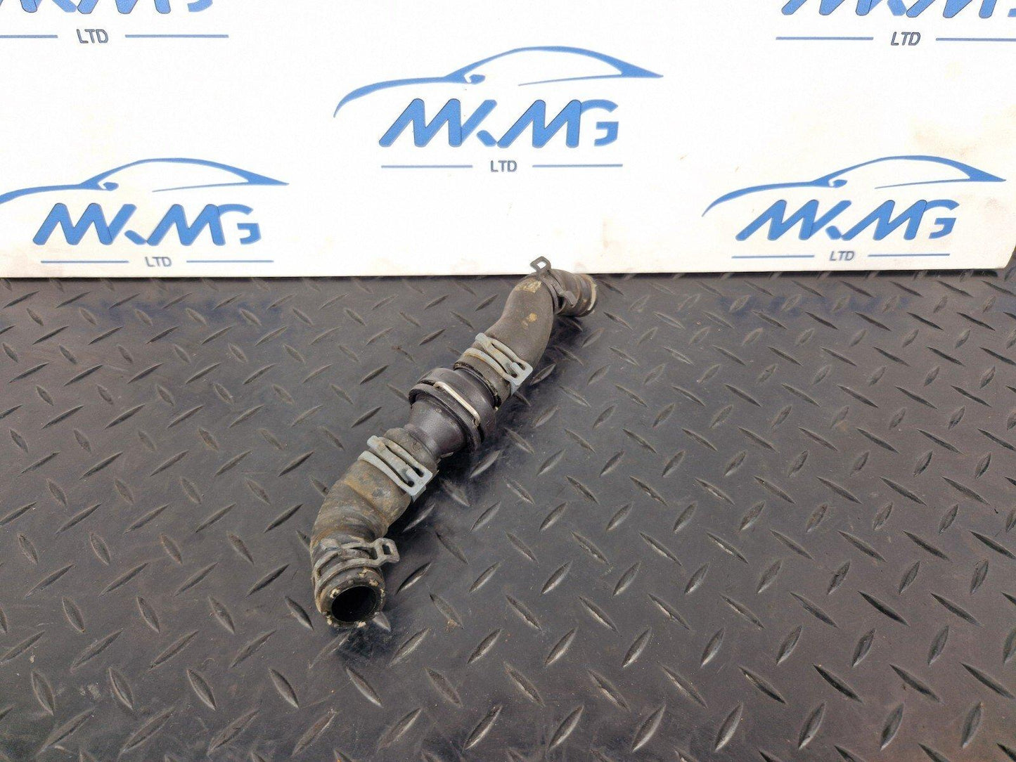 16-19 AUDI A4 B9 GENUINE WATER COOLANT PIPE 8W0122449M