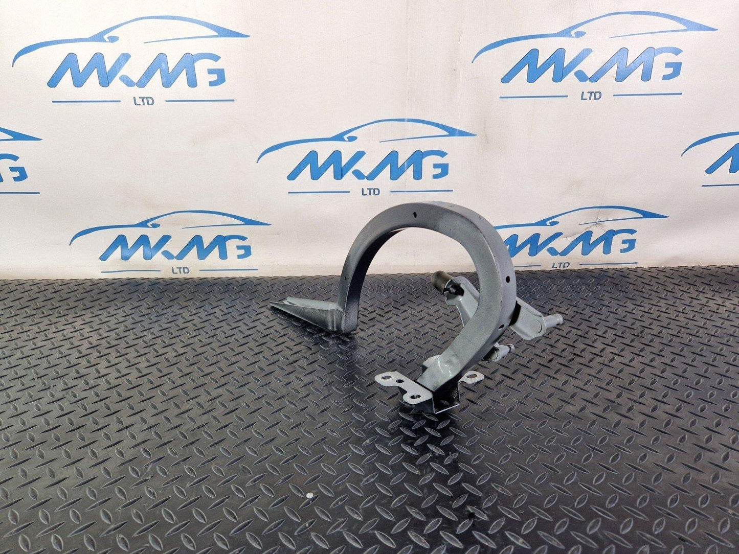 16-19 AUDI A4 B9 GENUINE PASSENGER REAR RIGHT BOOTLID HINGE IN GREY 8W5827306A
