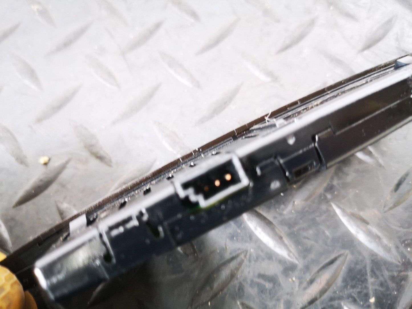 12-18 MERCEDES A-CLASS W176 GENUINE LED DASHBOARD PDC DISPLAY 1936614