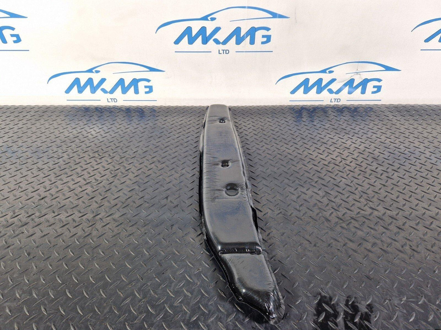 19-ON MERCEDES BENZ B CLASS W247 FRONT RIGHT SIDE WING ABSORBER A2478850202