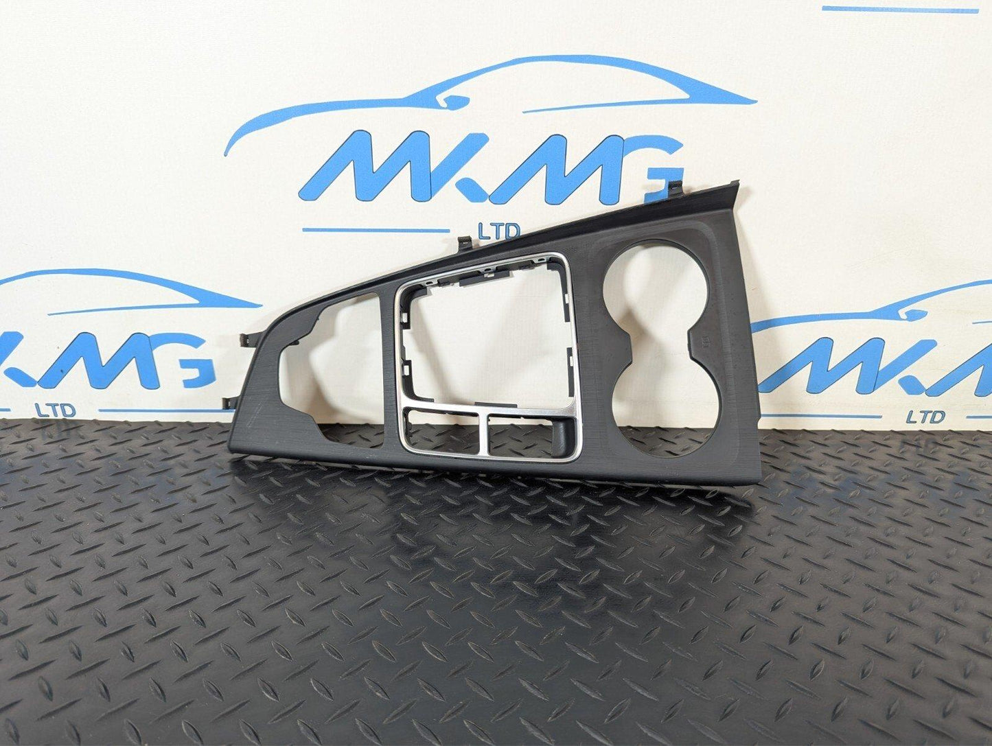 16-19 AUDI A4 B9 GENUINE OEM CENTRE CONSOLE COVER TRIM SURROUND PANEL 8W2864241