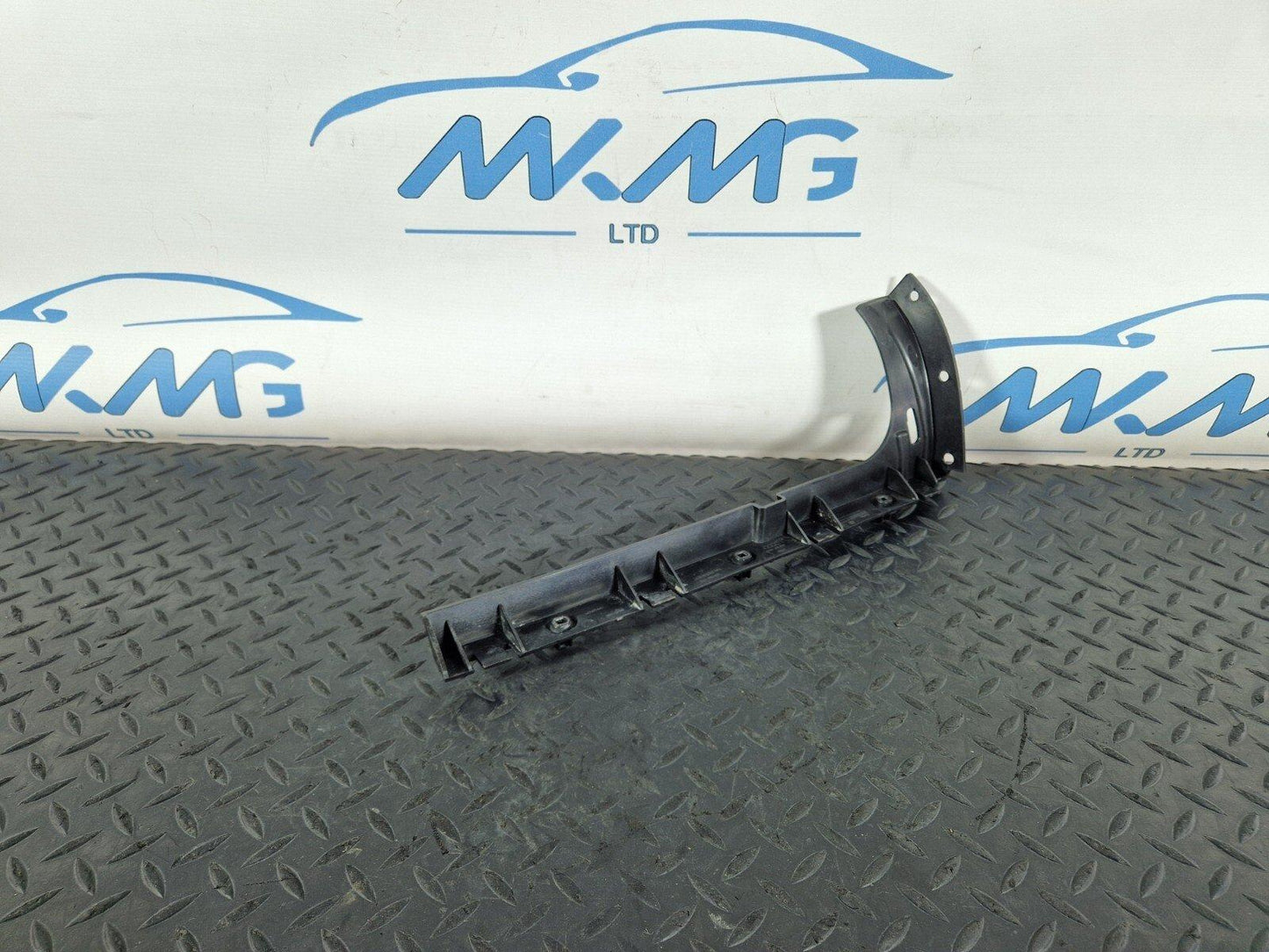 10-17 AUDI A8 4H REAR LEFT N/S BUMPER GUIDE BRACKET MOUNT 4H0807453B