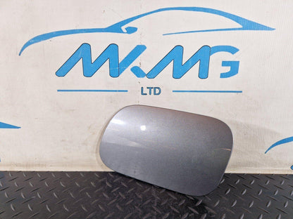 10-18 VW TOUAREG 7P FUEL FILLER FLAP LID COVER IN GREY 9Q / M7W  7P6809909A