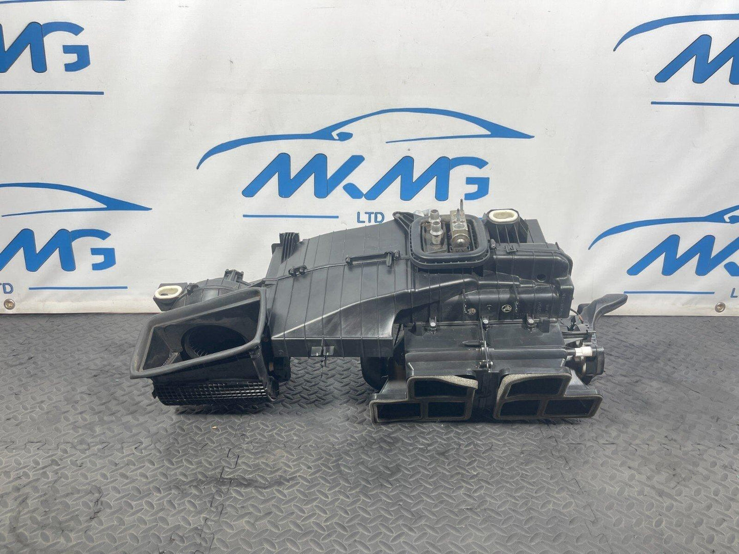 12-18 MERCEDES BENZ A CLASS W176 GENUINE HEATER MATRIX BOX A2468307000