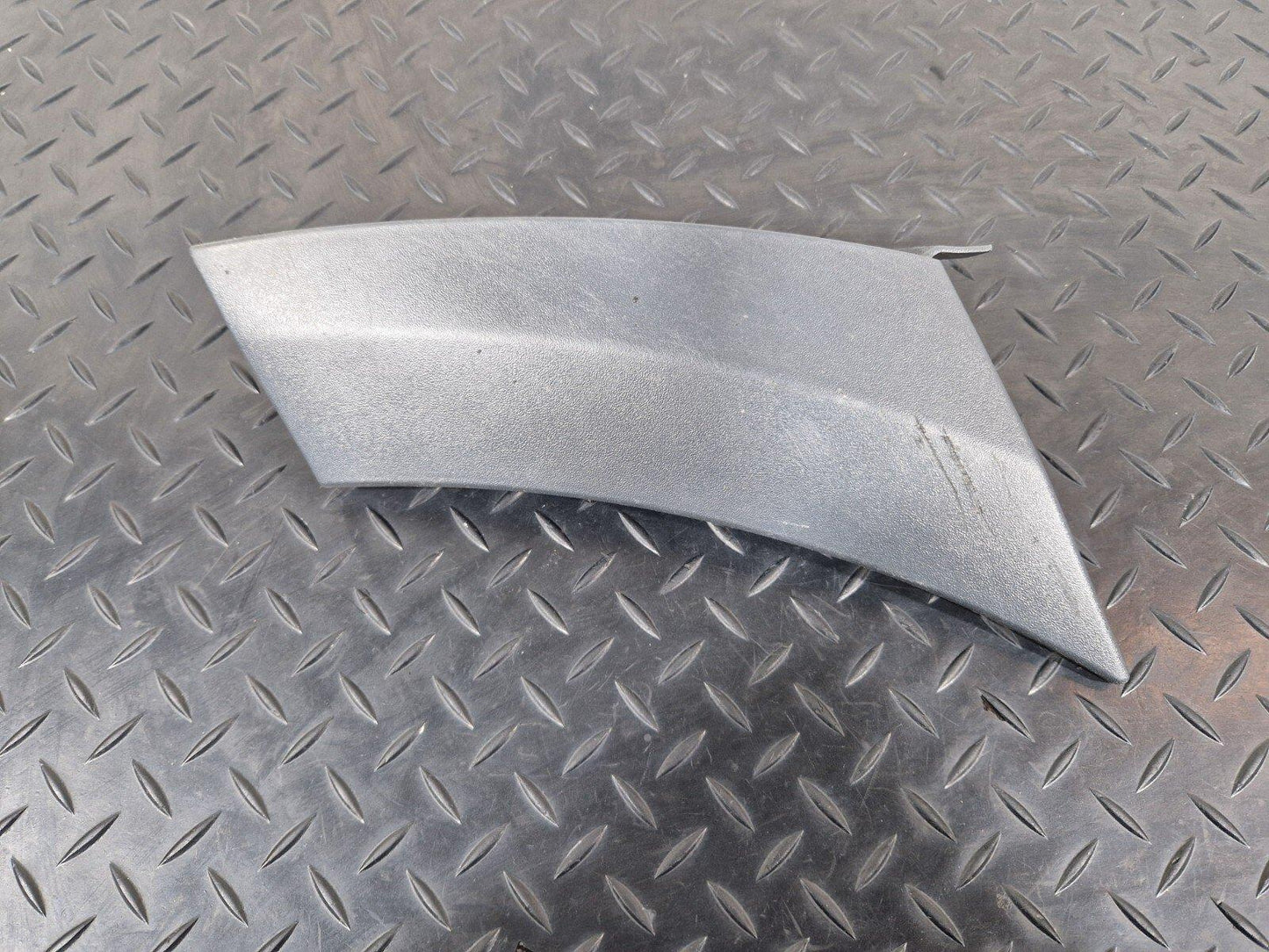 18-ON MERCEDES BENZ SPRINTER W907 FRONT RIGHT WHEEL ARCH TRIM A9106900100
