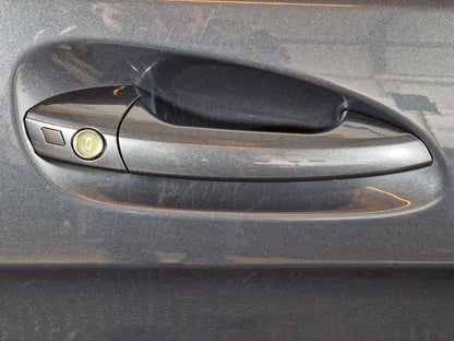 11-19 MERCEDES BENZ ML W166 GENUINE FRONT RIGHT O/S COMPLETE DOOR GREY 755