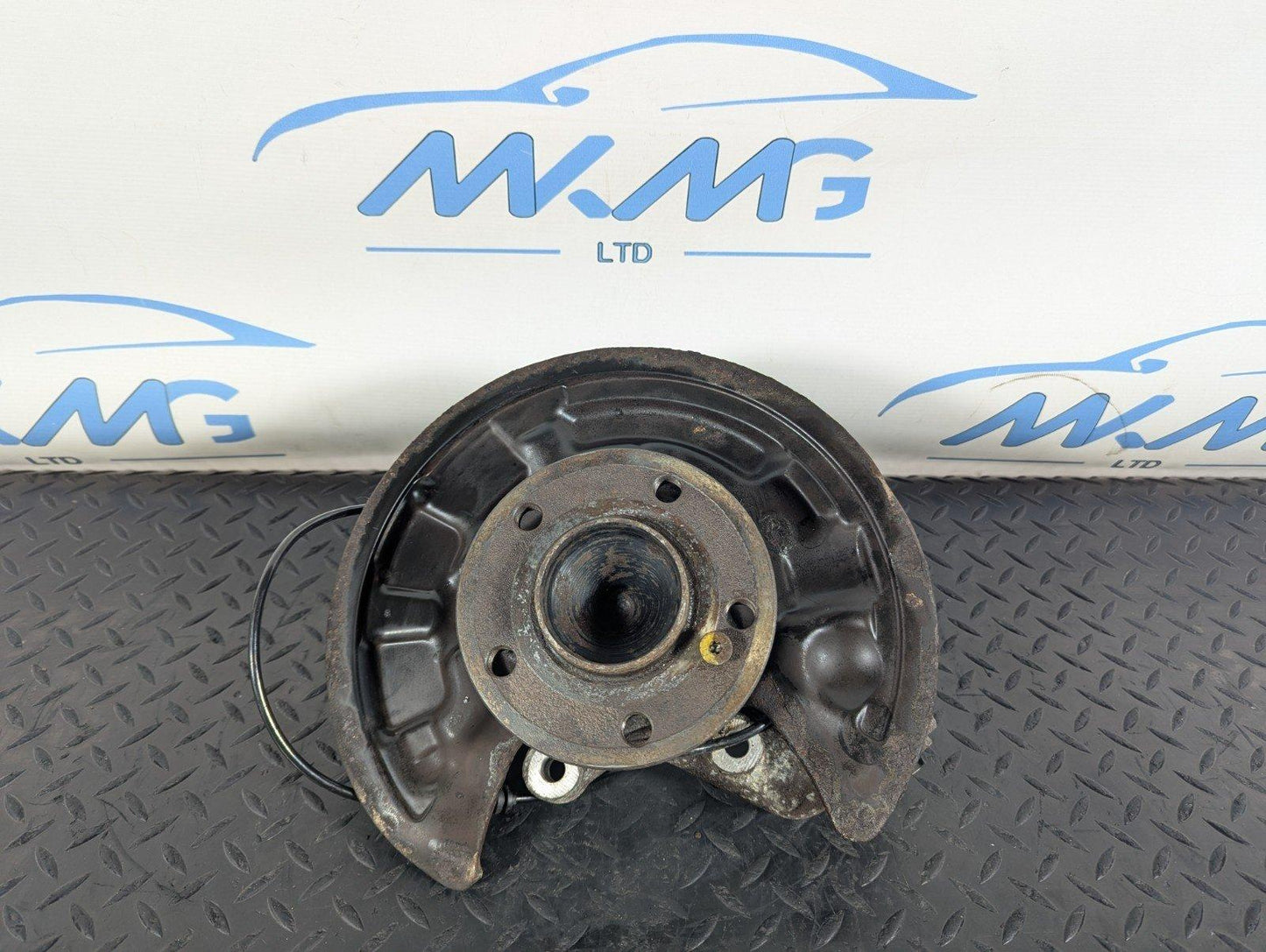 12-18 MERCEDES A B CLA W176 W246 C117 REAR RIGHT WHEEL HUB & BEARING A2460406