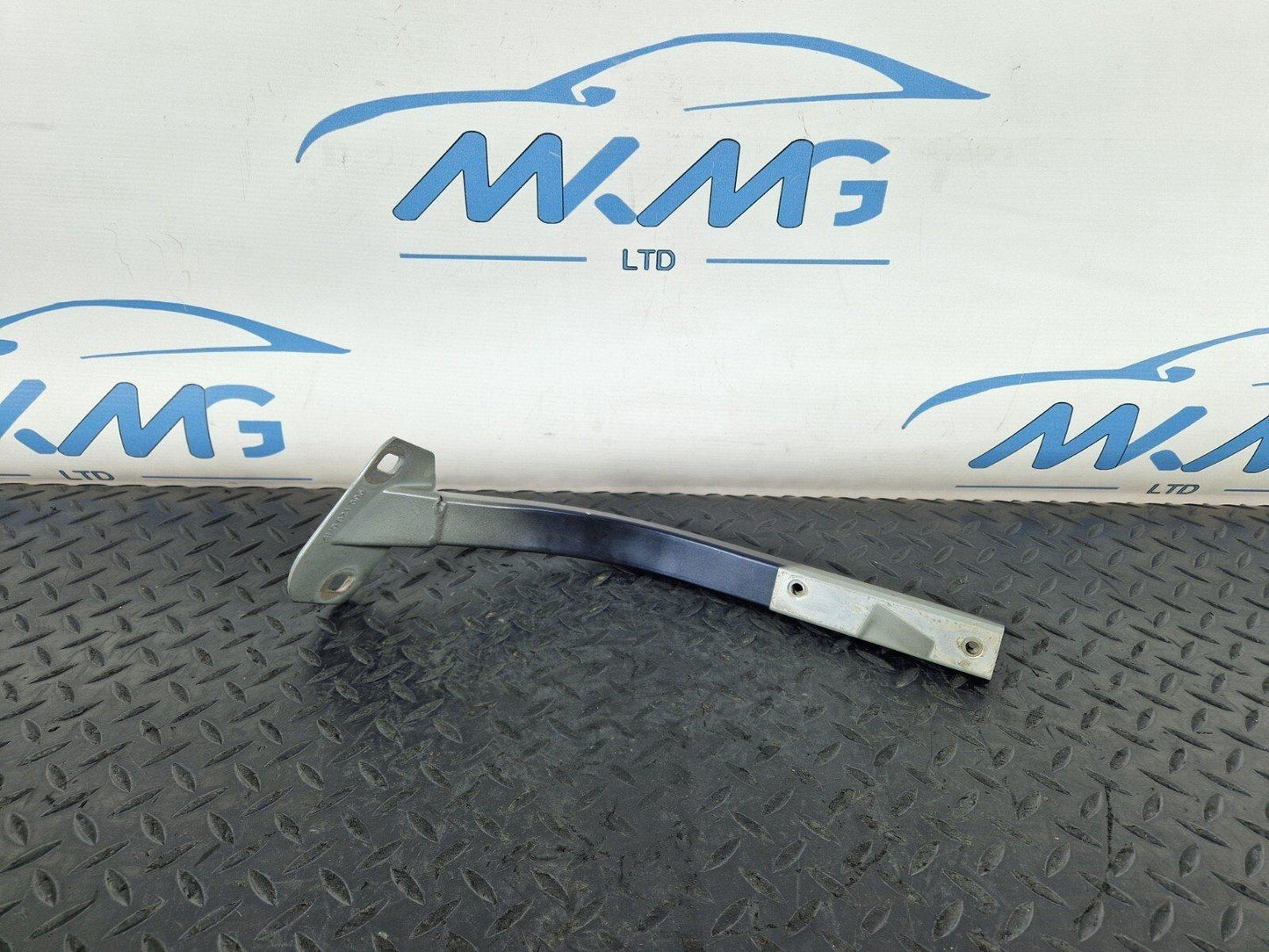 10-17 AUDI A8 4H FRONT WING SUPPORT BRACKET N/S PASSENGER SIDE LEFT 4H0821395
