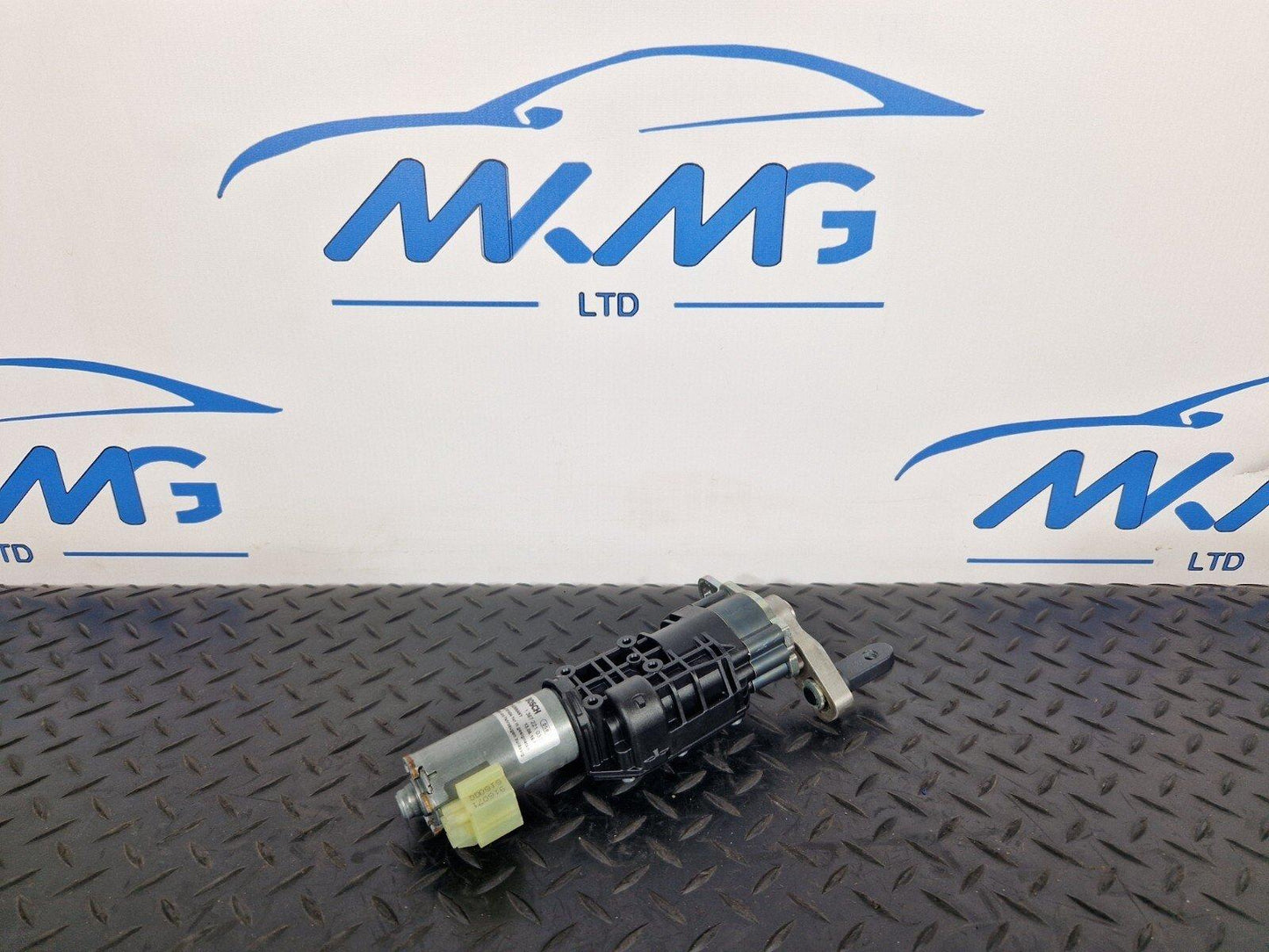 16-19 AUDI A4 B9 GENUINE RIGHT DRIVER SIDE BOOTLID LIFT MOTOR 8W9827852A