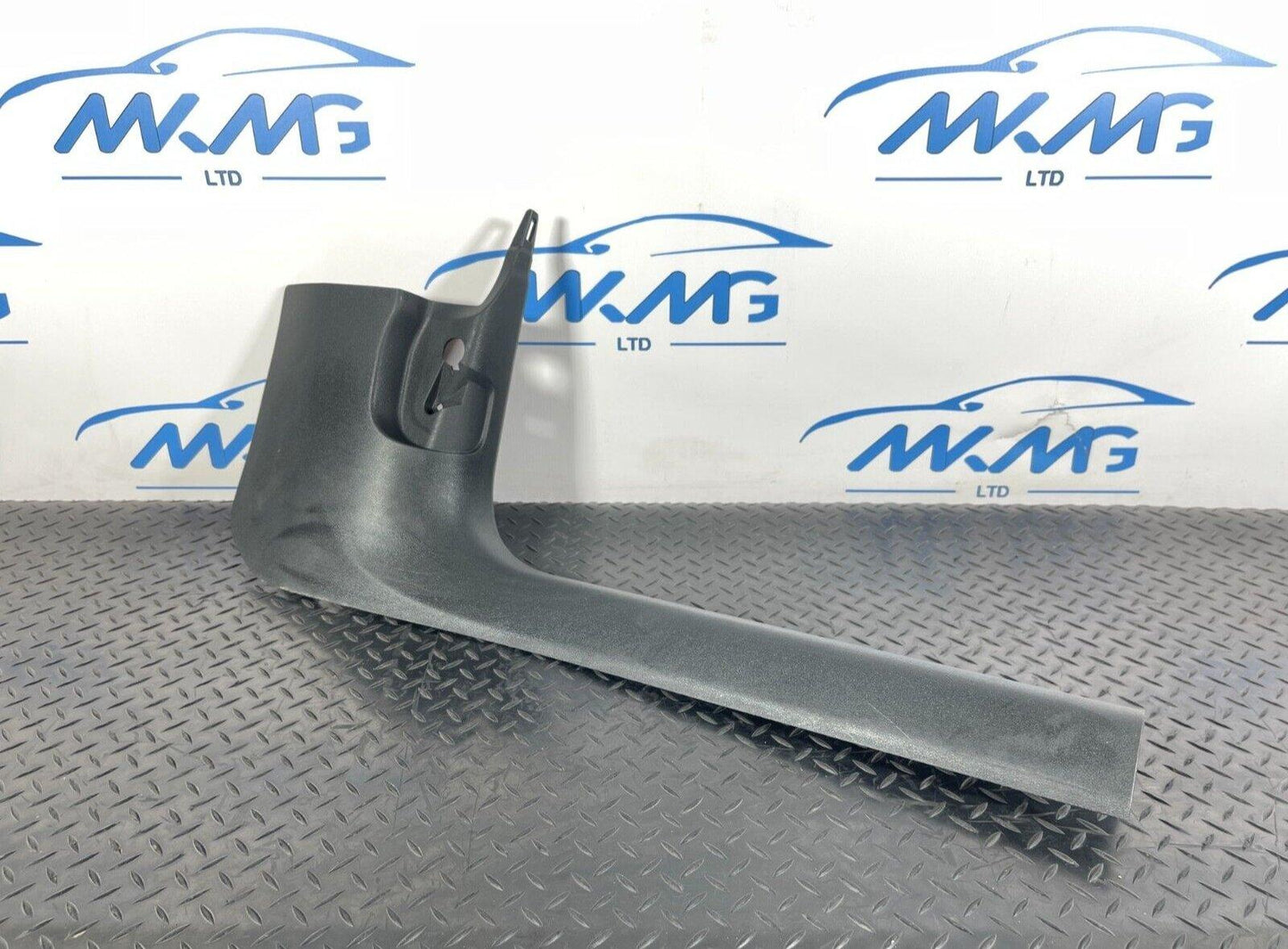 16-19 AUDI A4 B9 SALOON GENUINE FRONT RIGHT DRIVER SIDE FOOTWELL TRIM 8W2867272