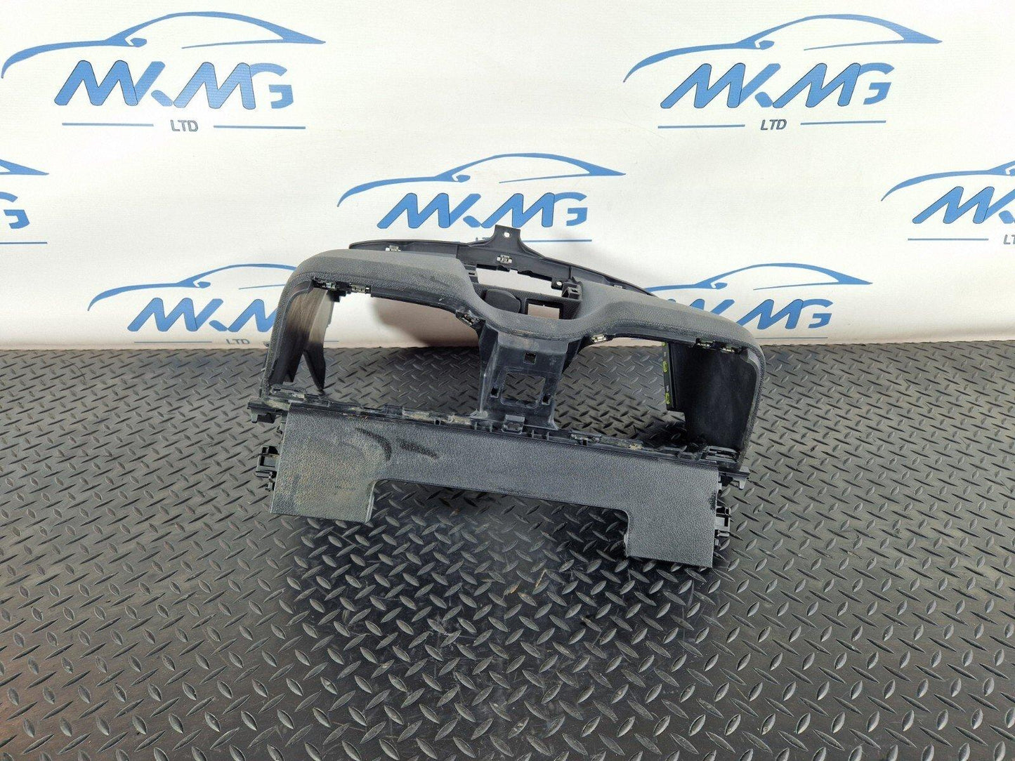 18-ON MERCEDES BENZ SPRINTER W907 DASHBOARD CENTER TRIM PANEL A9106892100