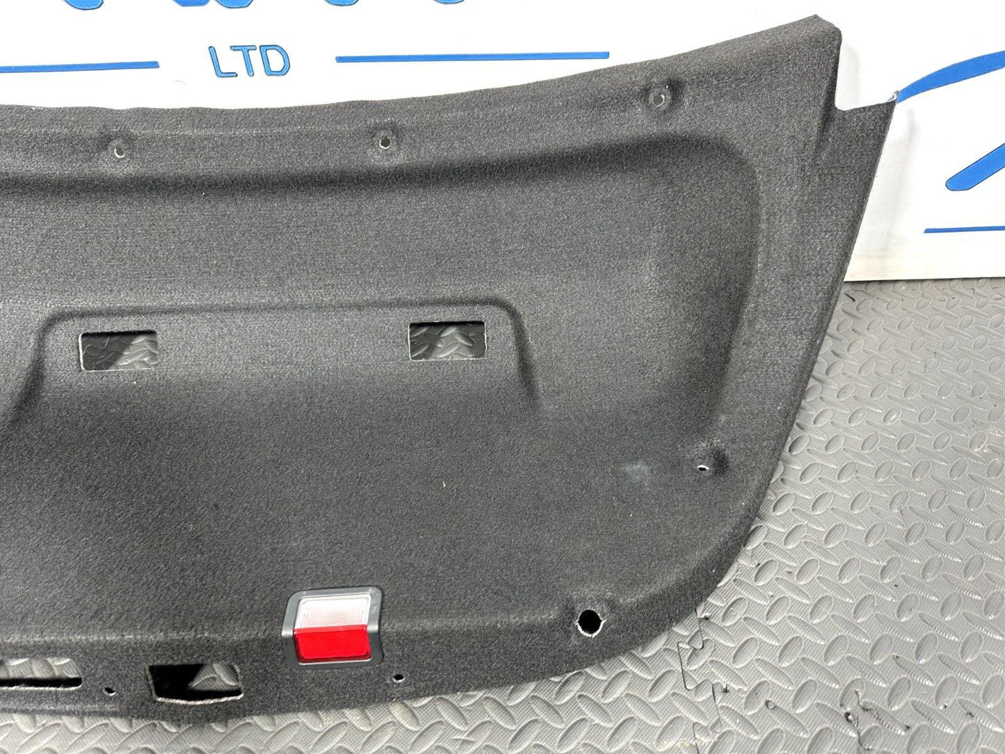 14-21 MERCEDES BENZ C300 W205 SALOON BOOTLID TAILGATE COVER TRIM A2056940025