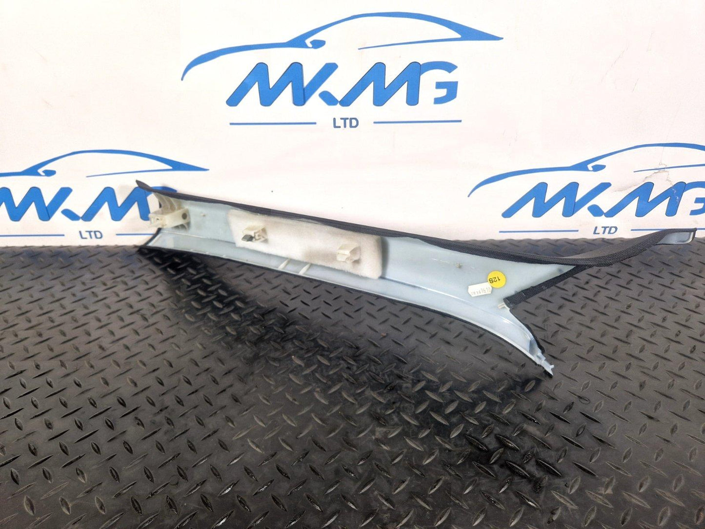 16-19 AUDI A4 B9 S-LINE FRONT RIGHT O/S A-PILLAR BLACK TRIM 8W0867234