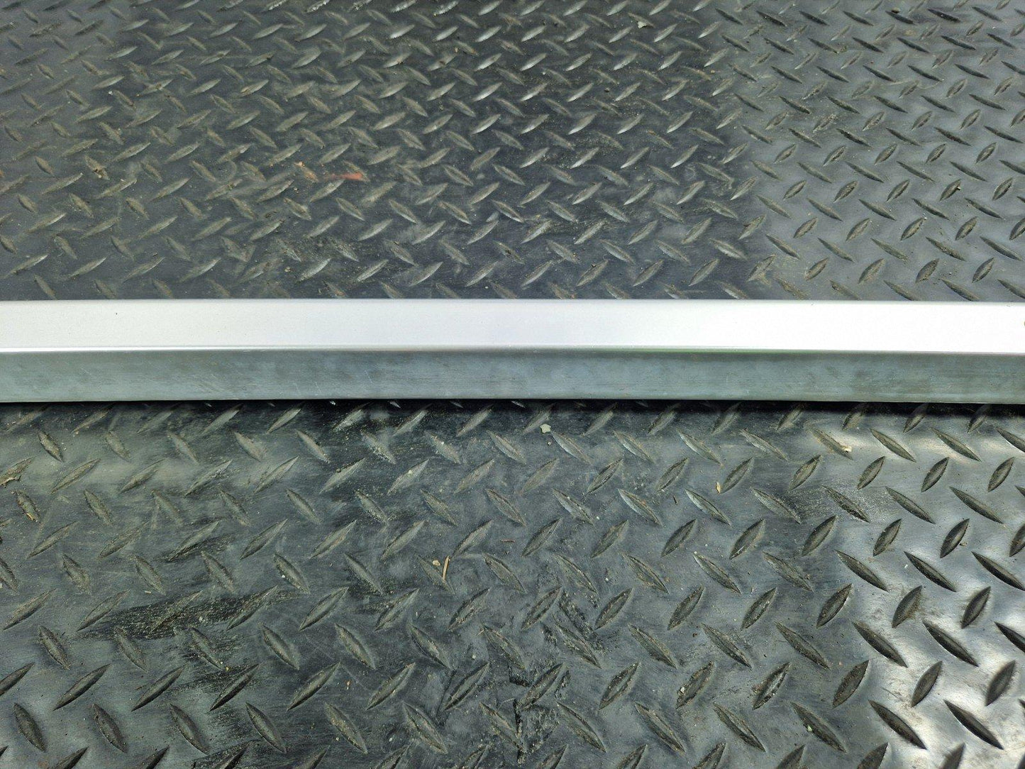 10-18 VW TOUAREG 7P GENUINE RIGHT DRIVER SIDE CHROME ROOF RAIL RACK 7P6860044B