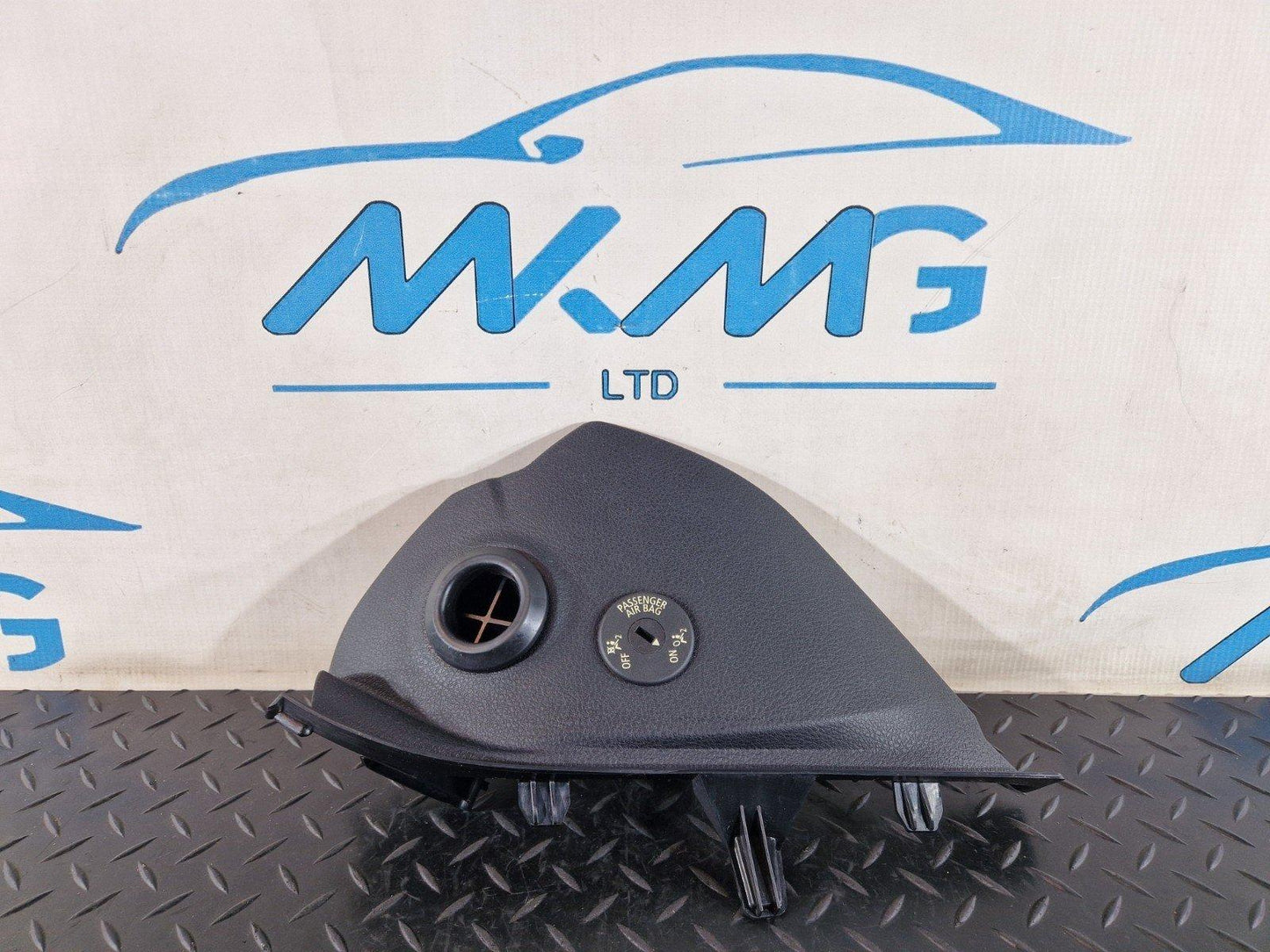 11-18 BMW 6 SERIES F13 GENUINE DASHBOARD END LEFT TRIM COVER 9197495