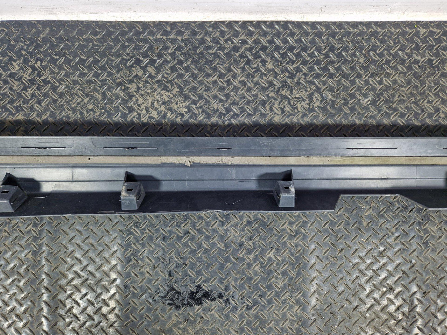 Land Rover Discovery Sport Side Skirt Sill Right Side Genuine FK7210154AD