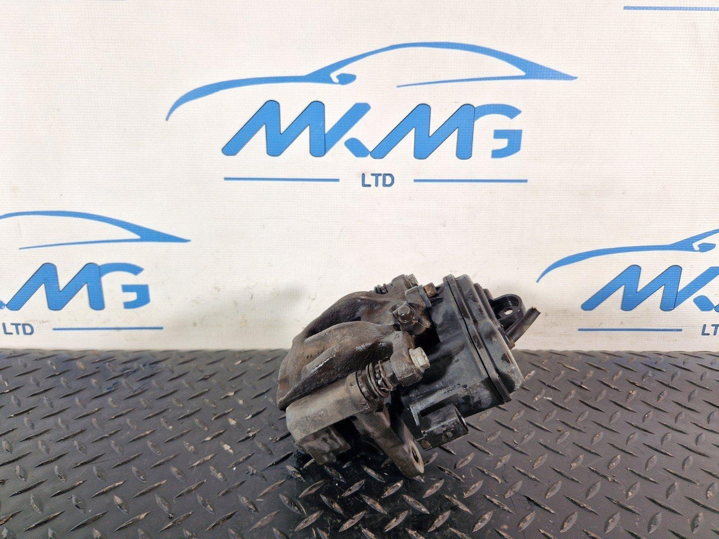 16-19 AUDI A4 B9 OEM REAR LEFT N/S ELECTRIC BRAKE CALIPER 8W0405AT
