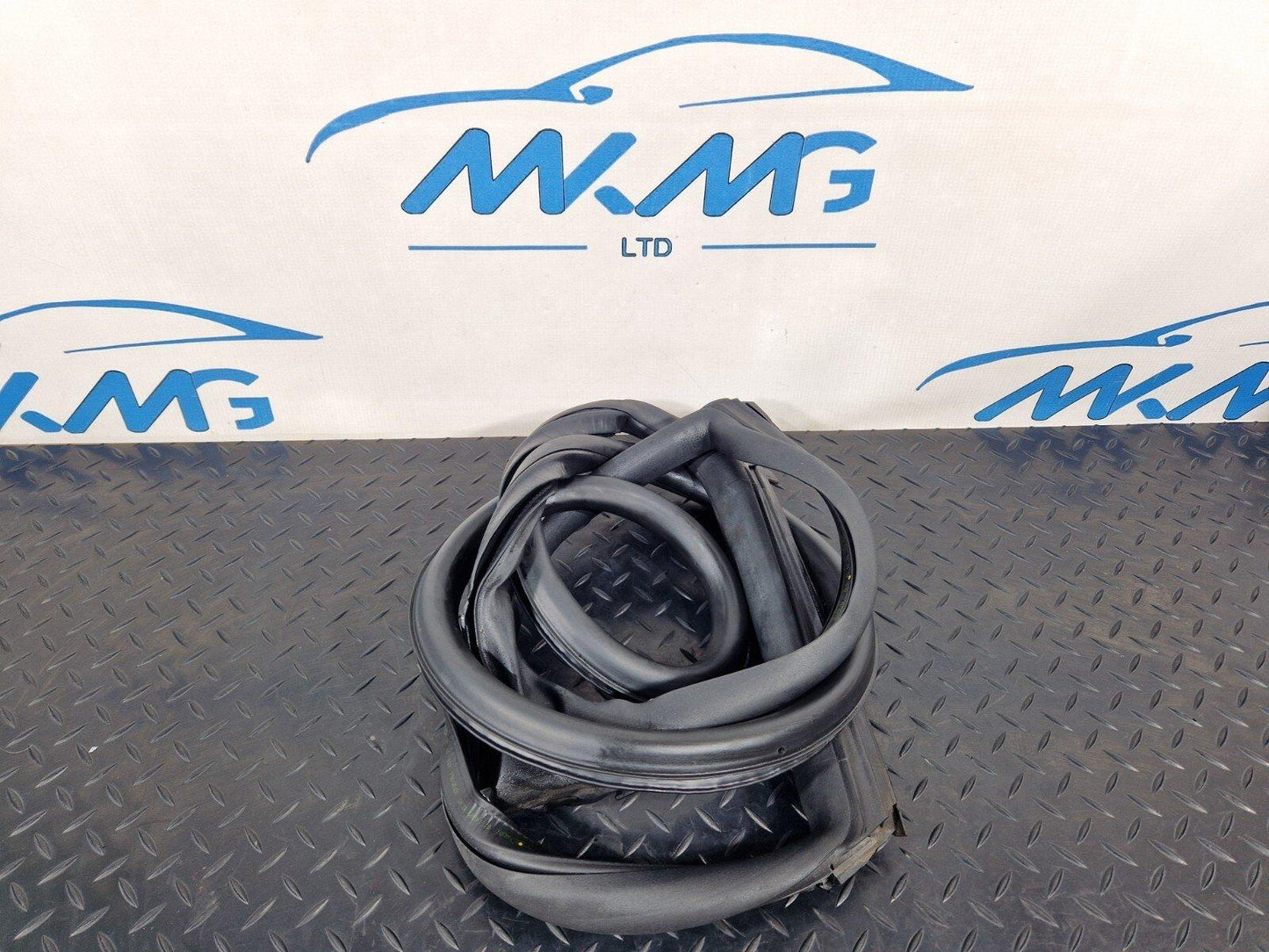 16-23 AUDI A5 F5 SPORTBACK S-LINE REAR RIGHT SIDE RUBBER DOOR SEAL 8W8833708