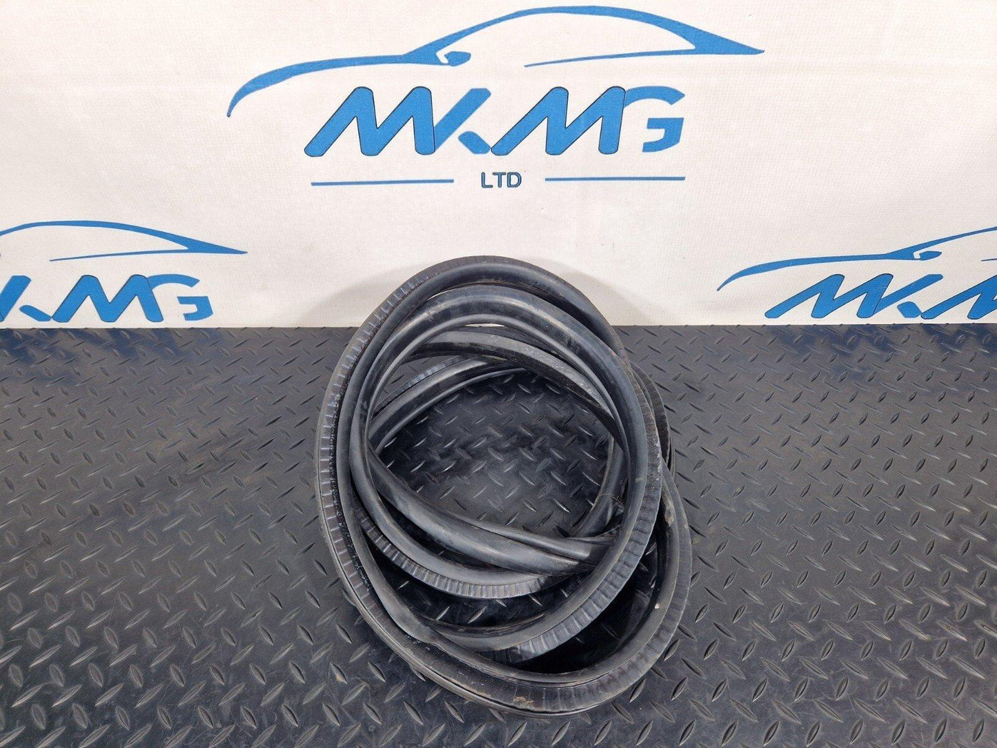14-21 BMW 2 SERIES ACTIVE TOURER F45 REAR DOOR SEAL FITS BOTH SIDES 7298894