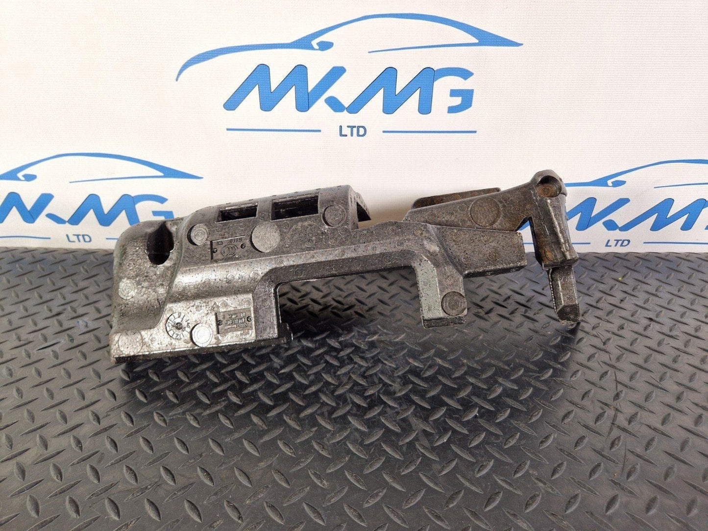 12-17 AUDI Q5 S-LINE 8R TOOL KIT HOLDER TOOLBOX 8R0012109F